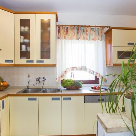 Holiday Home Elvis, Village Kujici Hreljici Bagian luar foto