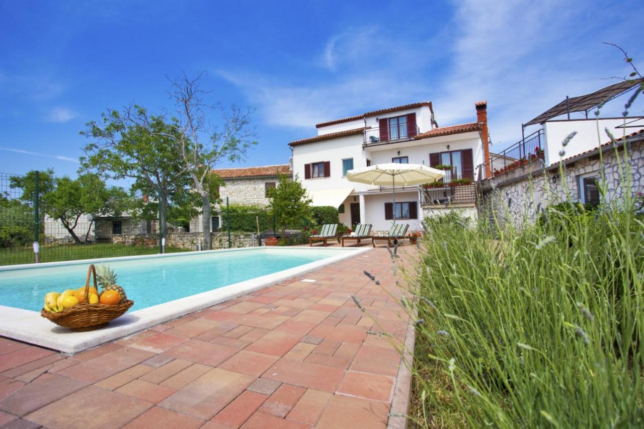 Holiday Home Elvis, Village Kujici Hreljici Bagian luar foto