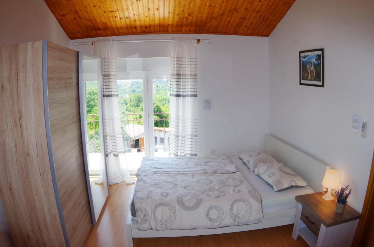 Holiday Home Elvis, Village Kujici Hreljici Bagian luar foto