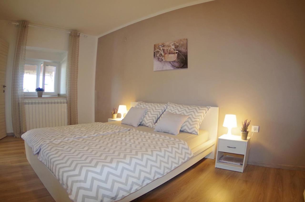 Holiday Home Elvis, Village Kujici Hreljici Bagian luar foto