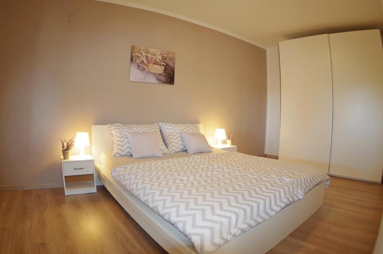 Holiday Home Elvis, Village Kujici Hreljici Bagian luar foto