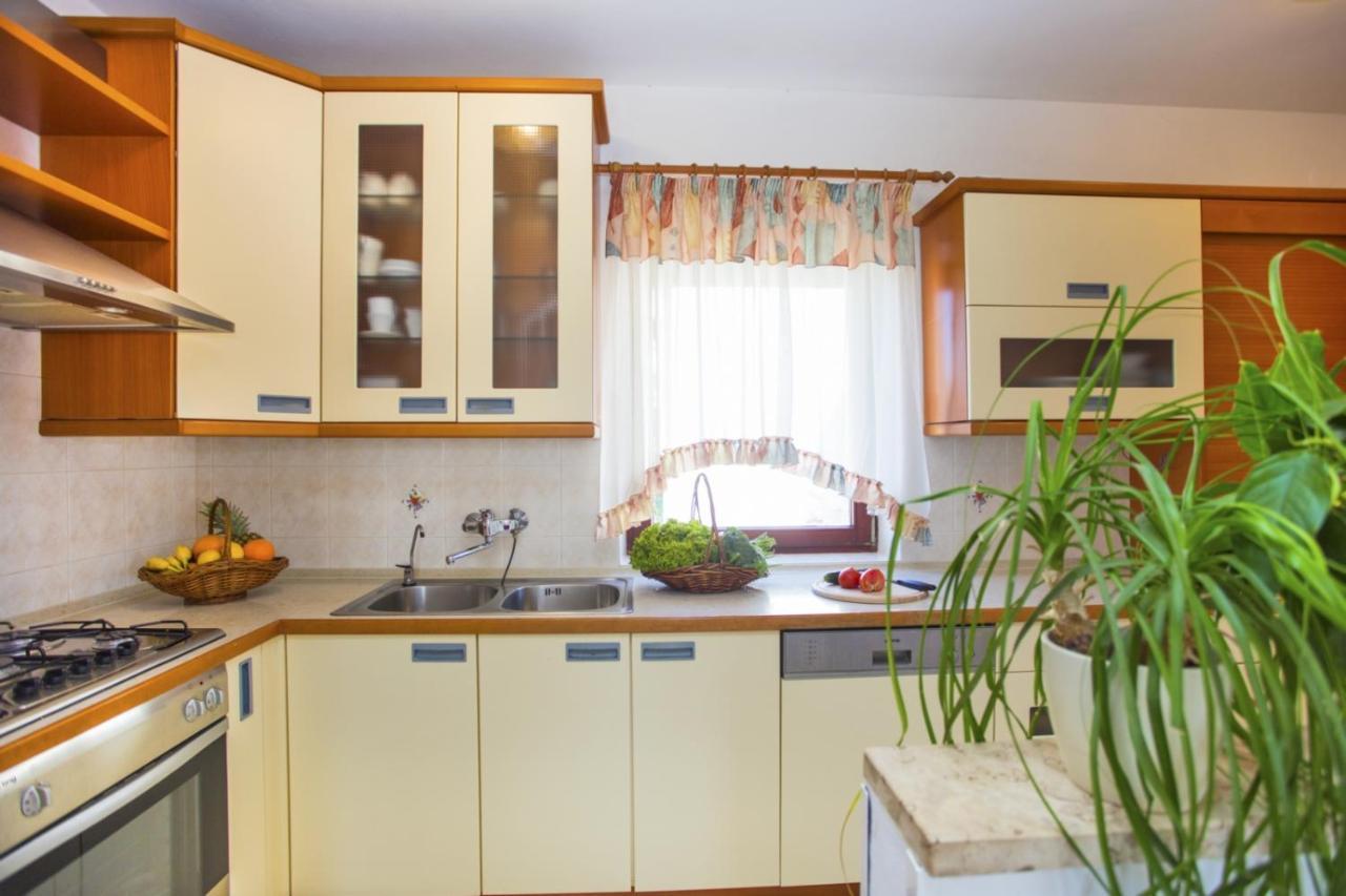 Holiday Home Elvis, Village Kujici Hreljici Bagian luar foto