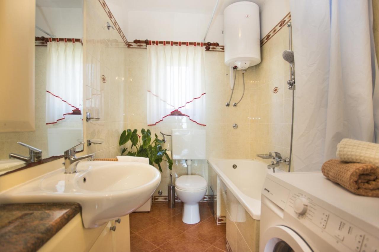 Holiday Home Elvis, Village Kujici Hreljici Bagian luar foto