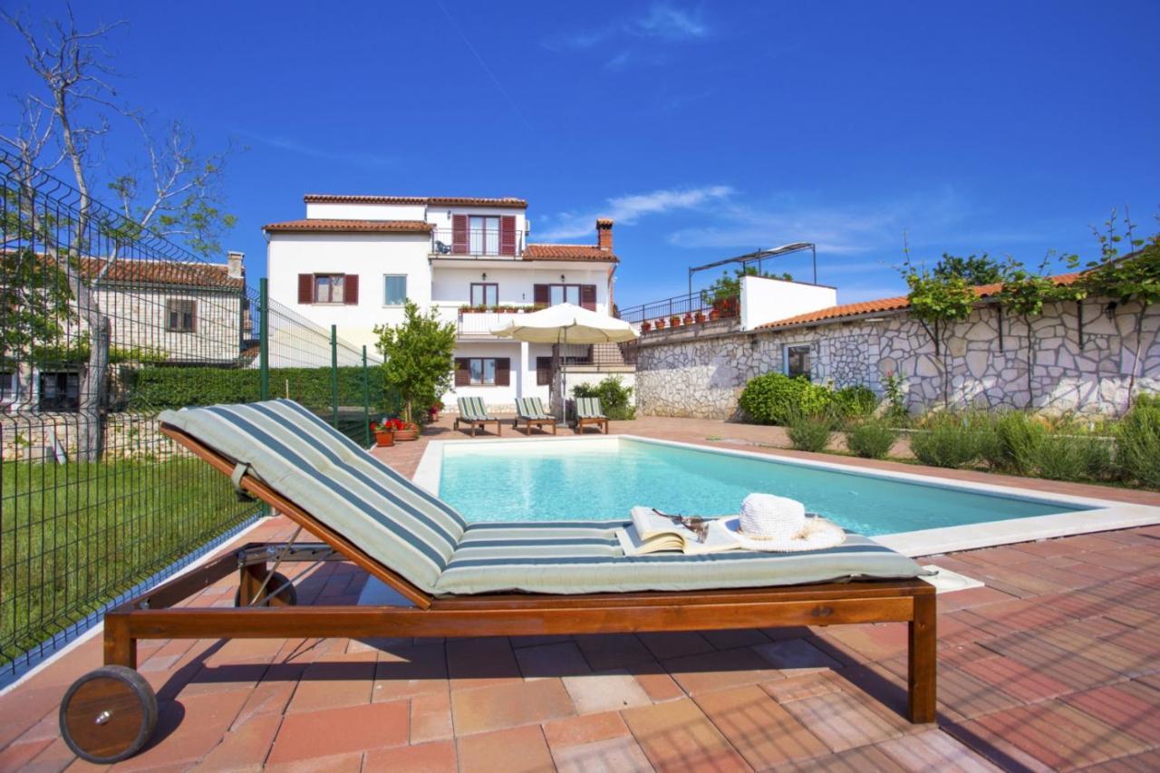 Holiday Home Elvis, Village Kujici Hreljici Bagian luar foto