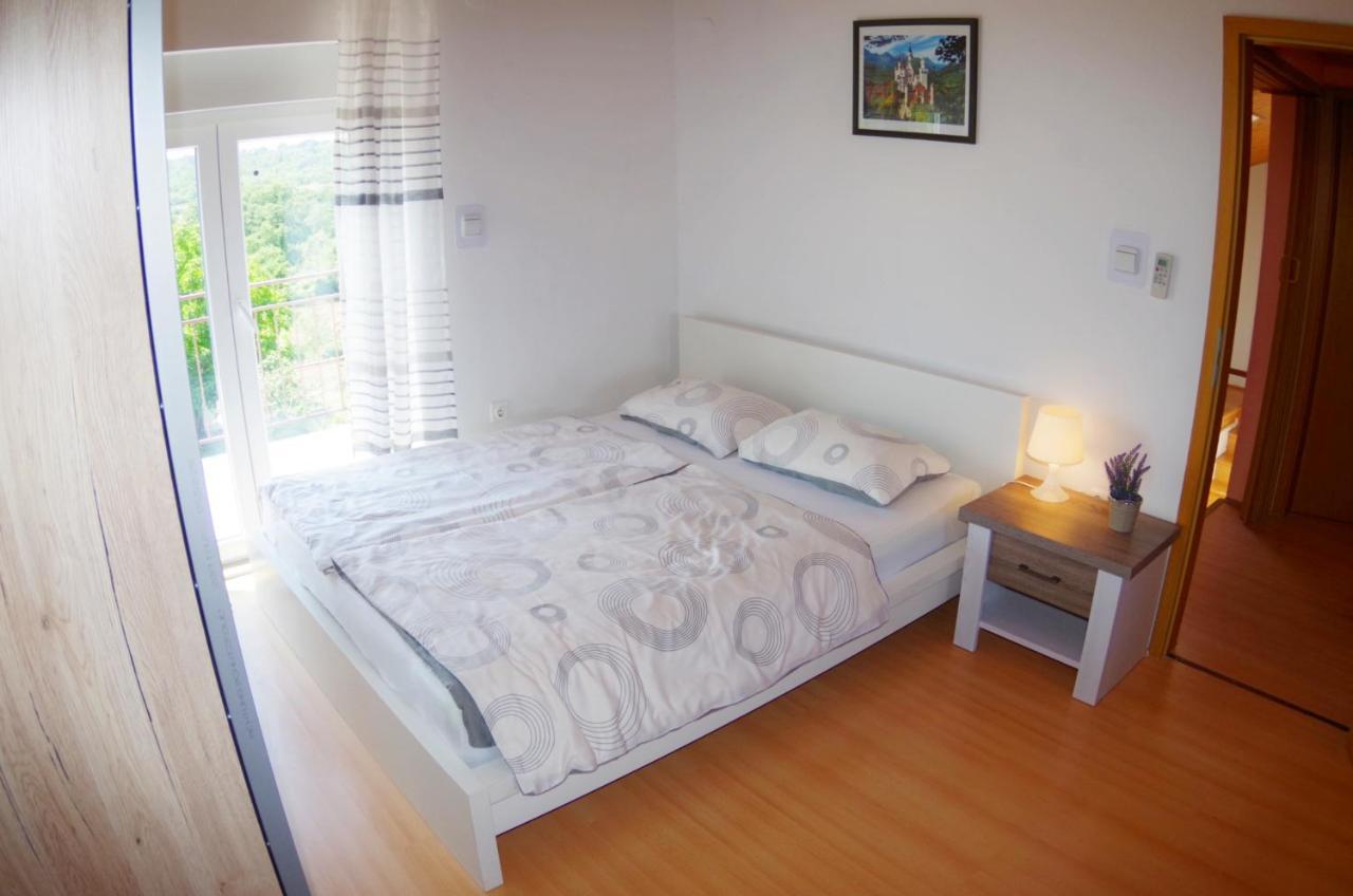Holiday Home Elvis, Village Kujici Hreljici Bagian luar foto